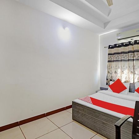 Hotel Velvet Radźkot Zewnętrze zdjęcie