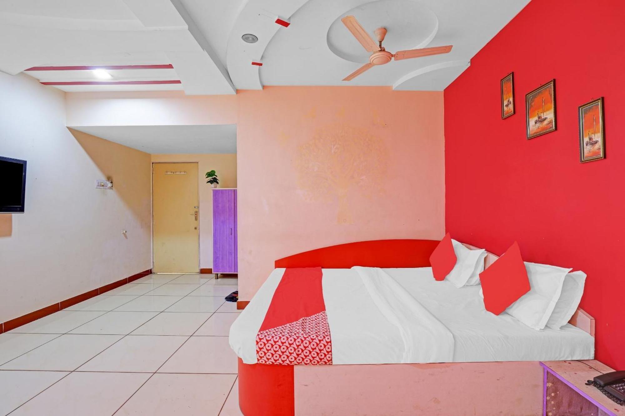 Hotel Velvet Radźkot Zewnętrze zdjęcie